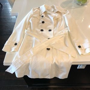 ZARA WHITE TRENCH COAT
